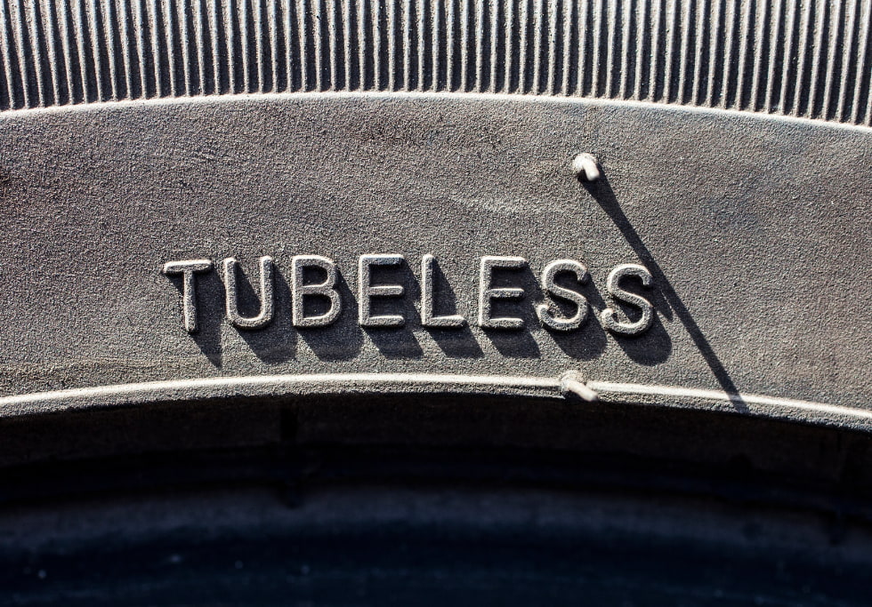 Neumaticos tubeless o tubetype para moto